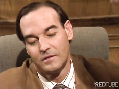 Сегодня в меню киска этой брюнетки