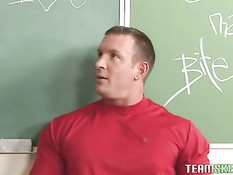 Рыжая шалава соблазнила преподавателя