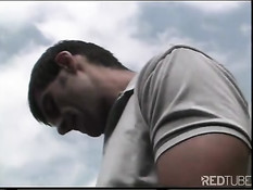 Молодая азиатская шлюха для сильного мужика