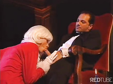 Опытные сексуальные дамы в возбуждающем белье