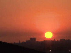 Шлюха получает сперму в лицо