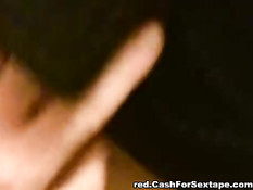 Кончил девушке в лицо в общественном туалете