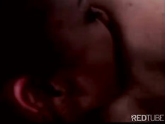 Девка с большими сосками оттрахана двумя мужиками