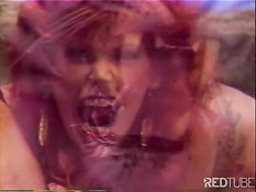 Рыжая дикая женщина-кошка жёстко оттрахала подругу