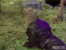 Рыжая дикая женщина-кошка жёстко оттрахала подругу