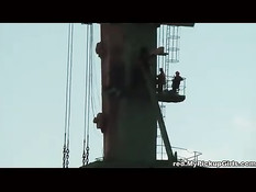 Сосание члена незнакомца на пляже