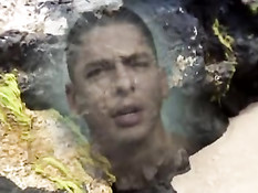 Девушку отодрали в задницу на берегу моря