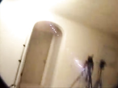 Групповой трах при помощи страпона