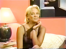 Парень кончил в зрелую блондинку