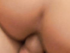 Сексуальные мужчины занимаются любовью