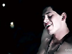 Молодые вампиры занимаются сексом