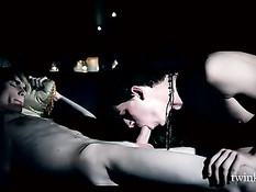 Молодые вампиры занимаются сексом