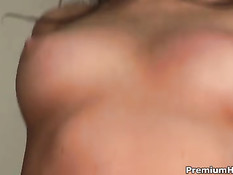 Две девушки занялись сексом после обеда