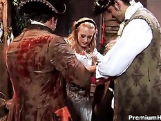 Групповуха с переодеванием в старинные наряды