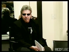 Девушка сосёт член на борцовском ринге