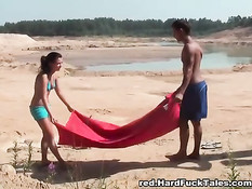 Большая групповуха на пустынном пляже