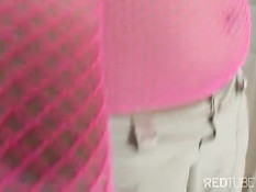 Она готова срау на три мужских члена