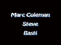 Трое молодых парней устроили групповуху