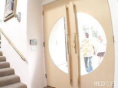 Две сексапильные блондинки на одного негра