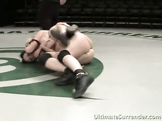 Они любят трахаться после сексуальной борьбы