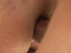 Горячие парни занимаются гей любовью в ванной