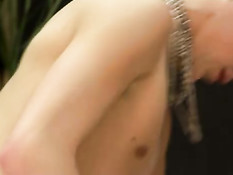 Эти молодые люди не нуждаются в девочках