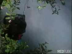 Так приятно кончить на лицо одной из двух брюнеток