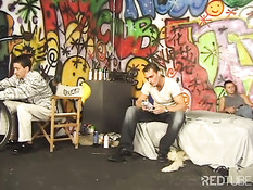 Грязная шлюха жёстко выебанная 6 членами