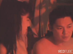 Секс с молодой и вымазанной маслом японской девкой