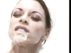 Буккакэ с симпатичной девушкой-кроликом