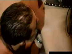 Готическая сука трахается с накачанным парнем