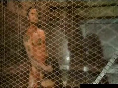 Готическая сука трахается с накачанным парнем