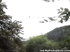 Девушка с сексуальной мойки занимается сексом