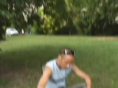 Солидные мужчины занимаются сексом на лестнице