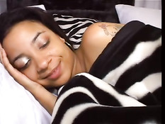 Два члена для одной темнокожей сучки