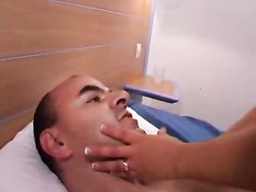 Оттрахал сочную брюнетку в солнцезащитных очках