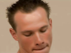 Молодые безбашенные работники делают минет