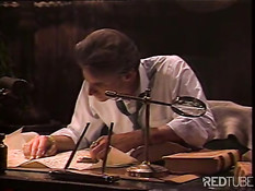 Мужик трахает двух опытных сучек