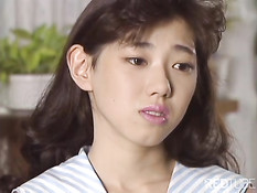 Трах с плоскогрудой японской проституткой