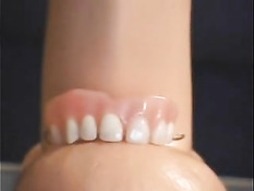 Большая мамочка получает член в свою волосатую киску