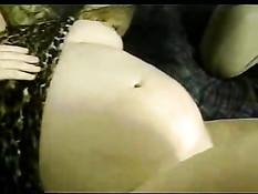 Возбуждённая мамочка с большой грудью ласкает парня