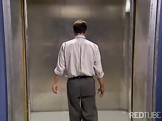 Секс с двумя девушками на бильярдном столе