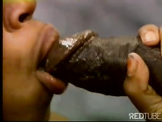 Чёрная сука трахалась с парнем в тюрьме