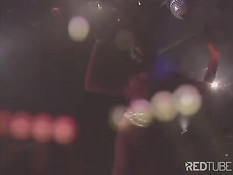 Японскую милашку сняли в баре и трахнули в номере