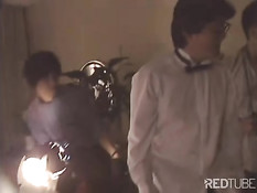 Японскую милашку сняли в баре и трахнули в номере