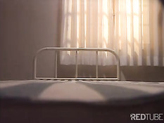 Японская медсестра готова отдаться доктору