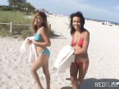 Чего только они не вытворяли с его хуем в своей комнате