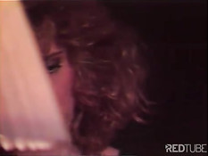 Две развратные дамочки ебутся с мужиком