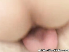 Парни трахали молодую девушку на берегу озера