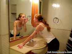 Парень не смог противостоять чарам молодой милашки